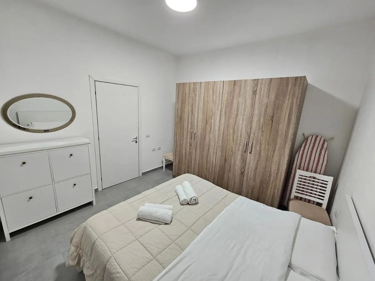 Daily Apartment In Center Tirana